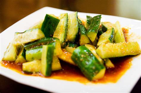  Sauted Cucumber Salad met Zure Zout- en Szechuan Pepersaus: Hoe maak je deze klassieke Shenyangse lekkernij?